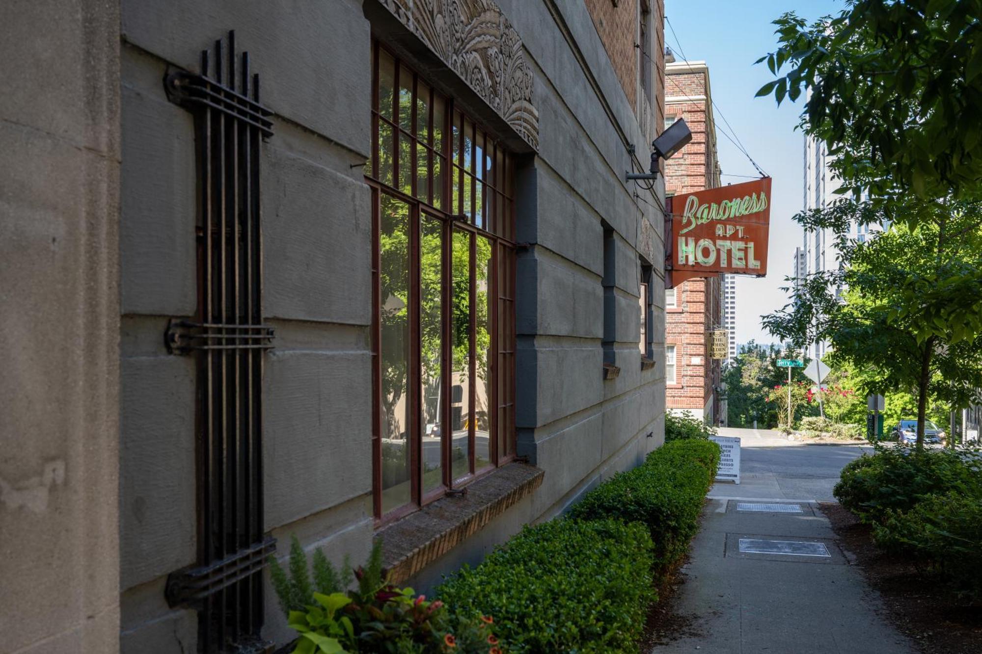 The Baroness Hotel Seattle Buitenkant foto